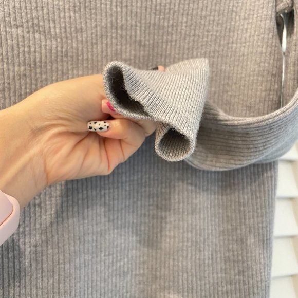 Banana Republic Pullover Grey Sweater - Picture 5 of 6